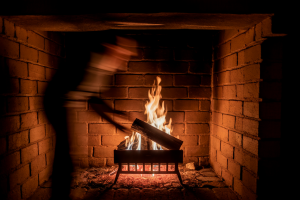 Bûche de Ramonage Danger : Les Inconvénients Cachés